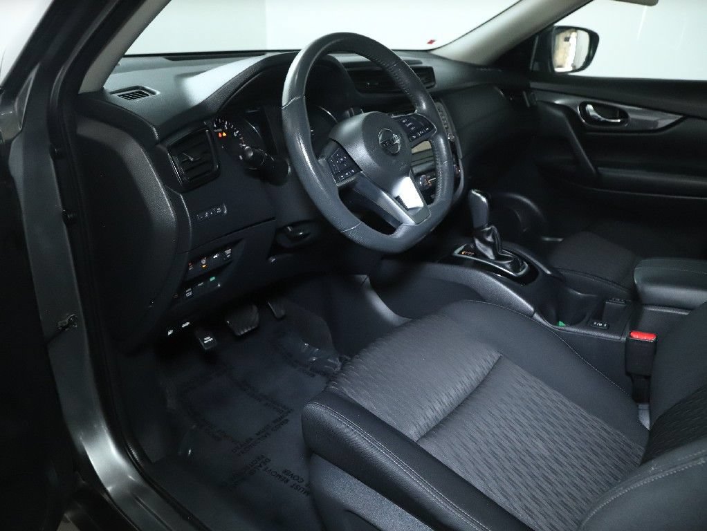 Used 2017 Nissan Rogue SV w/ SV Premium Package AWD/4WD image 17