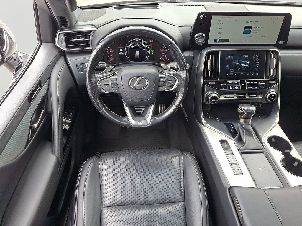 Used 2023 Lexus LX 600 F Sport w/ Accessory Package (Z1) AWD/4WD image 12