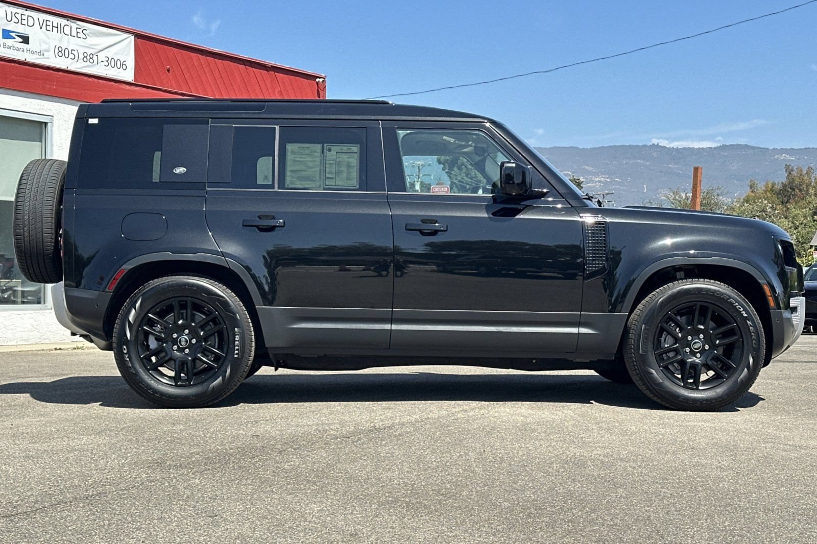 Used 2023 Land Rover Defender 110 SE AWD/4WD image 3