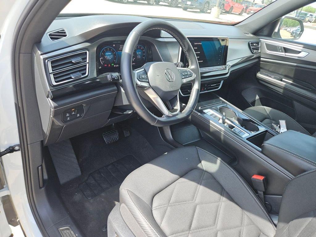 Used 2025 Volkswagen Atlas Cross Sport SE image 15