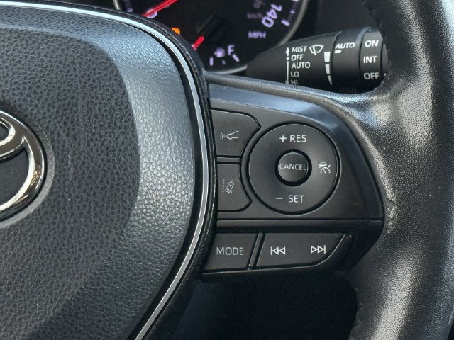 Used 2021 Toyota RAV4 XLE Premium AWD/4WD image 15