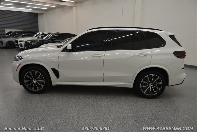 Used 2025 BMW X5 xDrive40i w/ M Sport Package AWD/4WD image 4