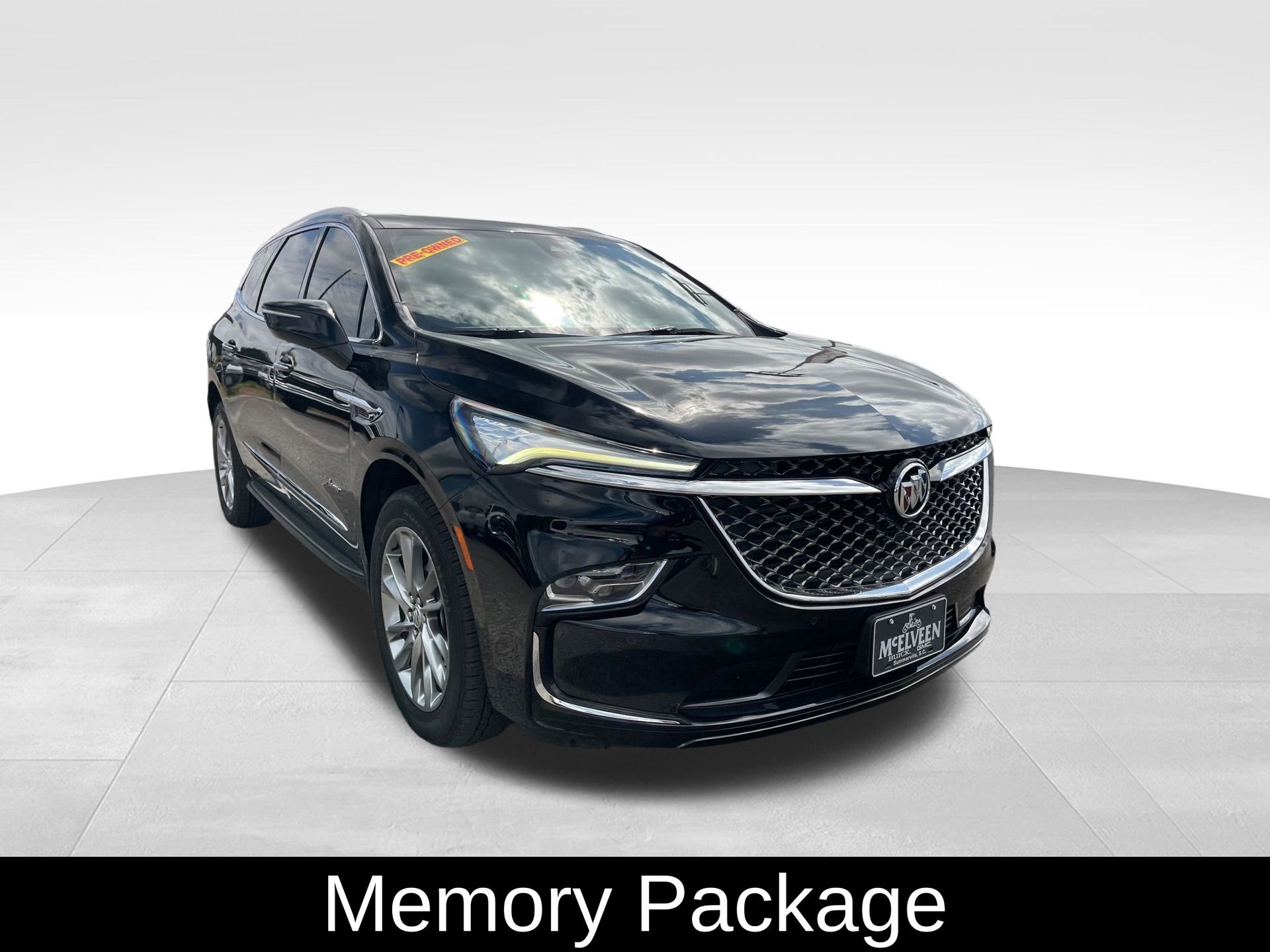 Used 2023 Buick Enclave Avenir w/ Avenir Technology Package video 3