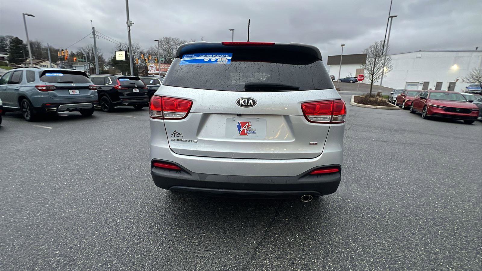 Used 2017 Kia Sorento LX image 5