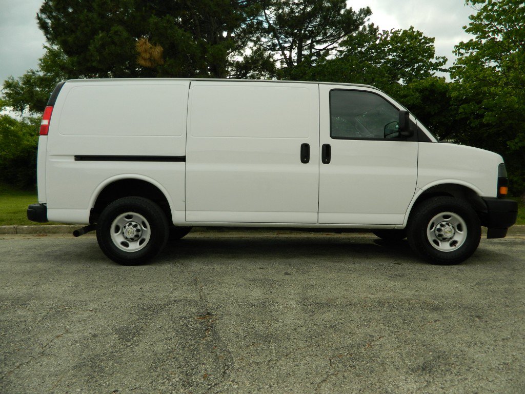 Used 2022 Chevrolet Express 2500 w/ Driver Convenience Package RWD image 5