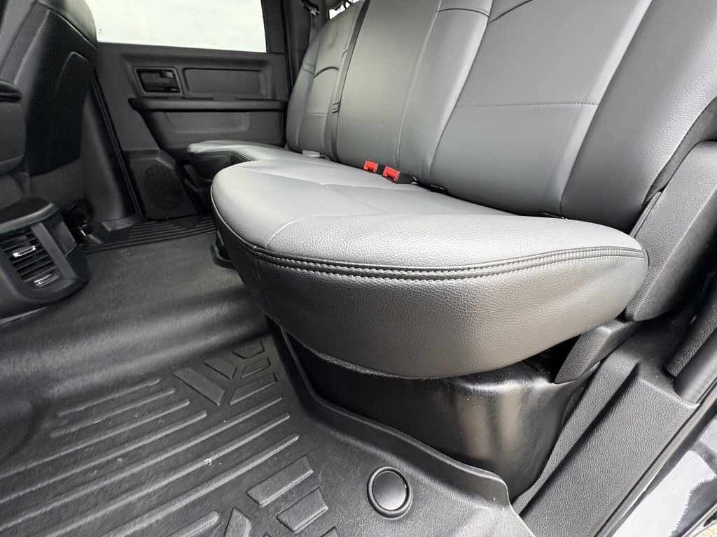 Used 2024 RAM 2500 Tradesman w/ Chrome Appearance Group image 23