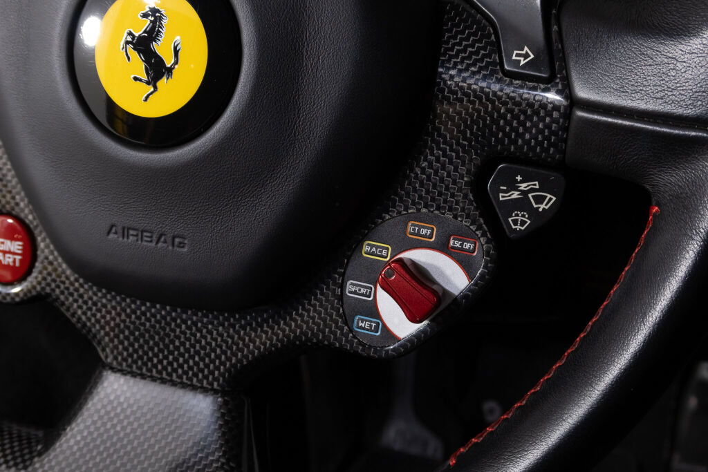 Used 2013 Ferrari 458 Italia Coupe RWD image 34