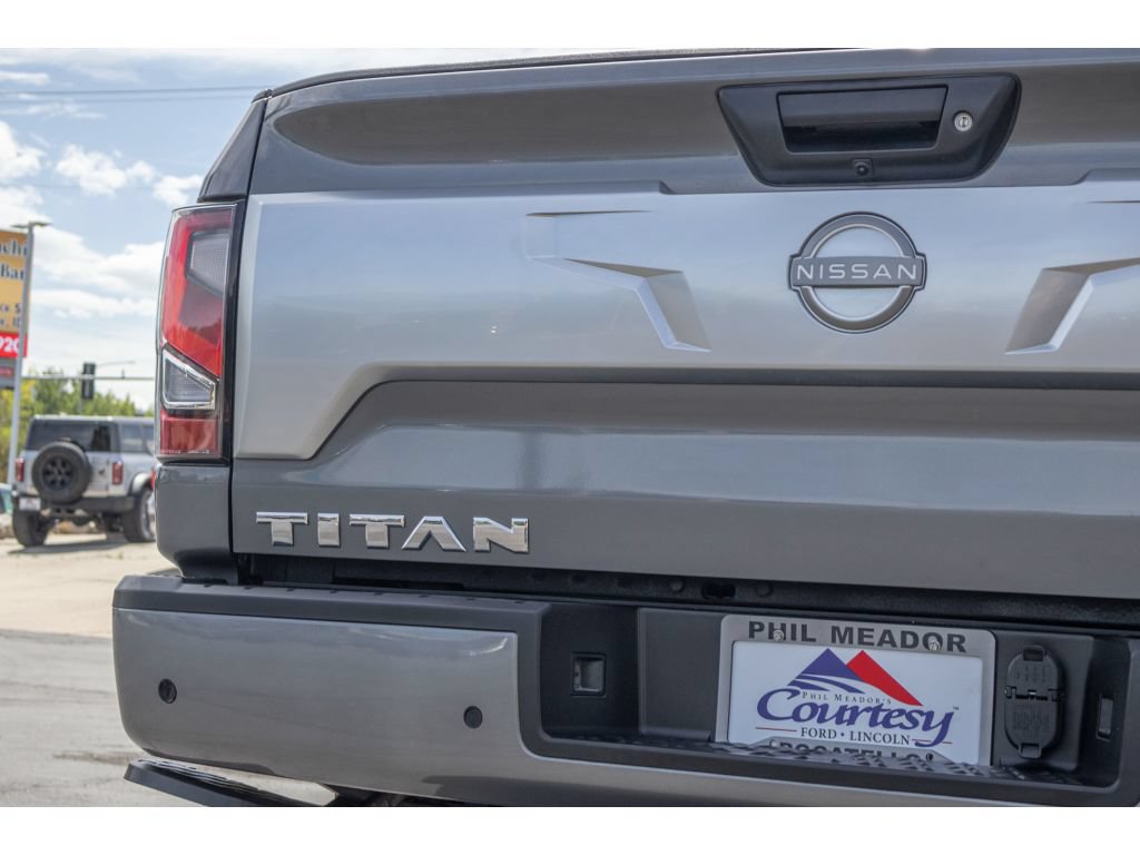 Used 2023 Nissan Titan Platinum Reserve w/ Moonroof Package AWD/4WD image 32