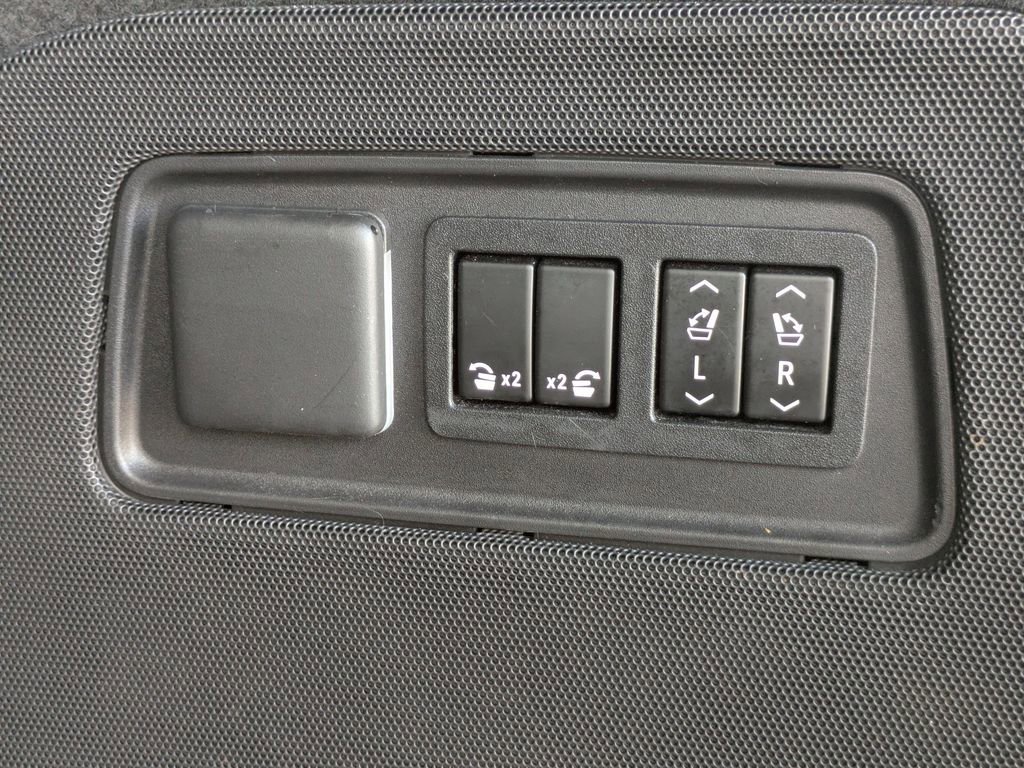 Used 2021 Cadillac Escalade ESV Premium Luxury w/ LPO, Radiant Package image 14