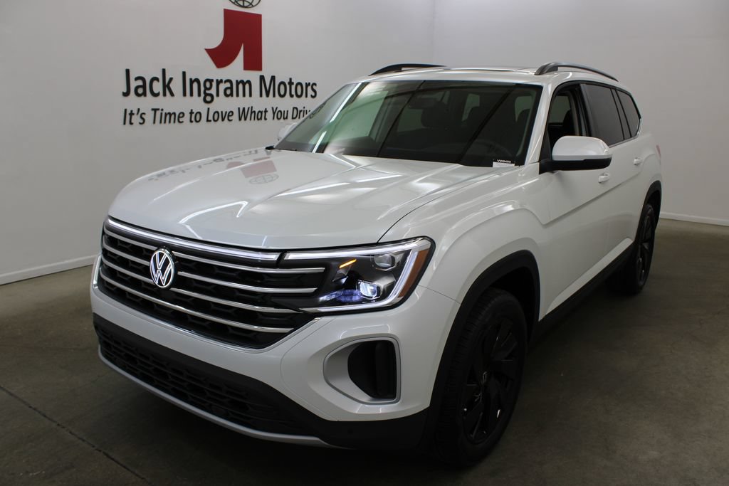 New 2026 Volkswagen Atlas SE FWD image 2