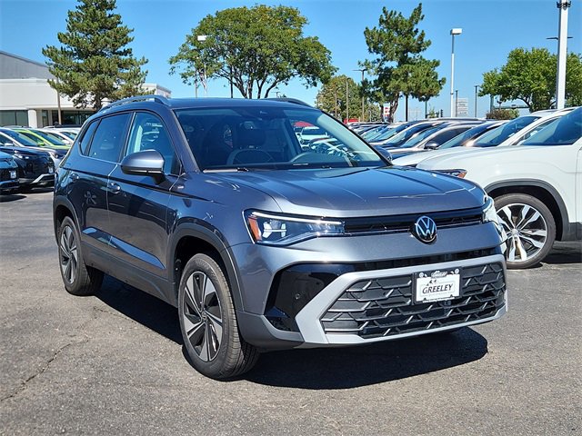 New 2025 Volkswagen Taos SE