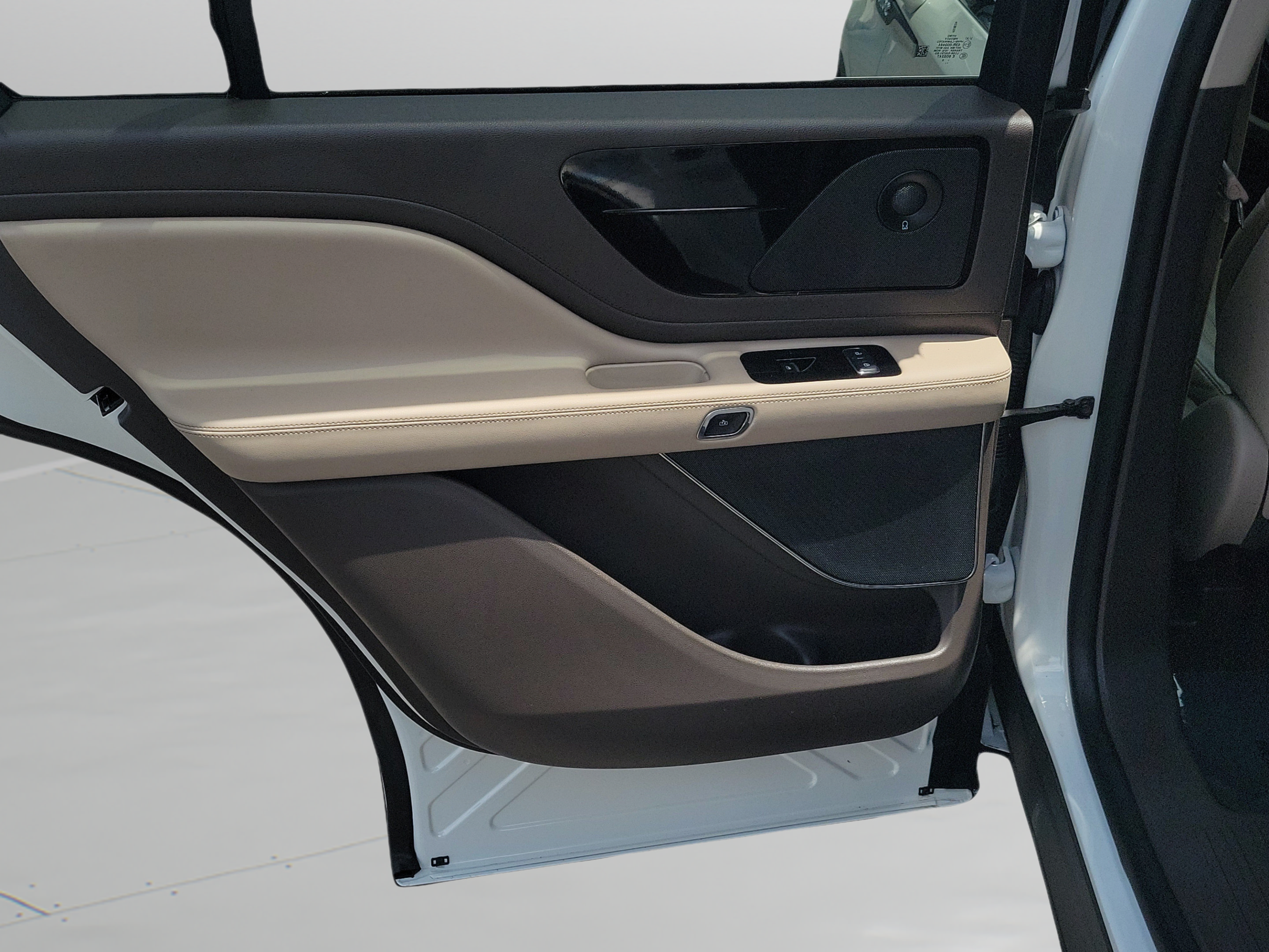 Used 2020 Lincoln Aviator Reserve RWD image 7