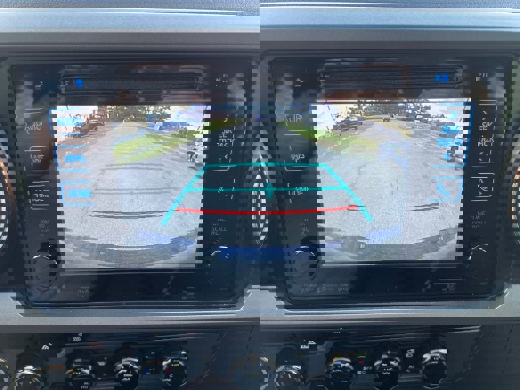 Used 2016 Toyota Tacoma TRD Off-Road w/ Premium & Technology Package image 22