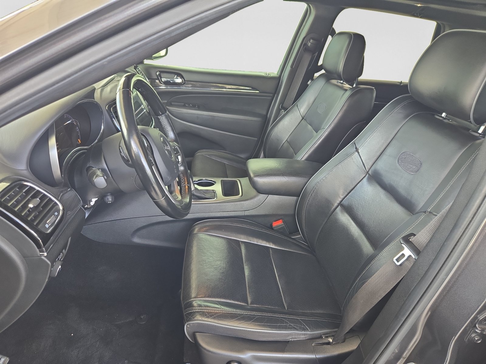 Used 2020 Jeep Grand Cherokee Overland RWD image 10