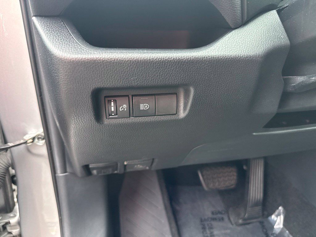 Used 2019 Toyota RAV4 LE w/ All Weather Liner Package AWD/4WD image 17