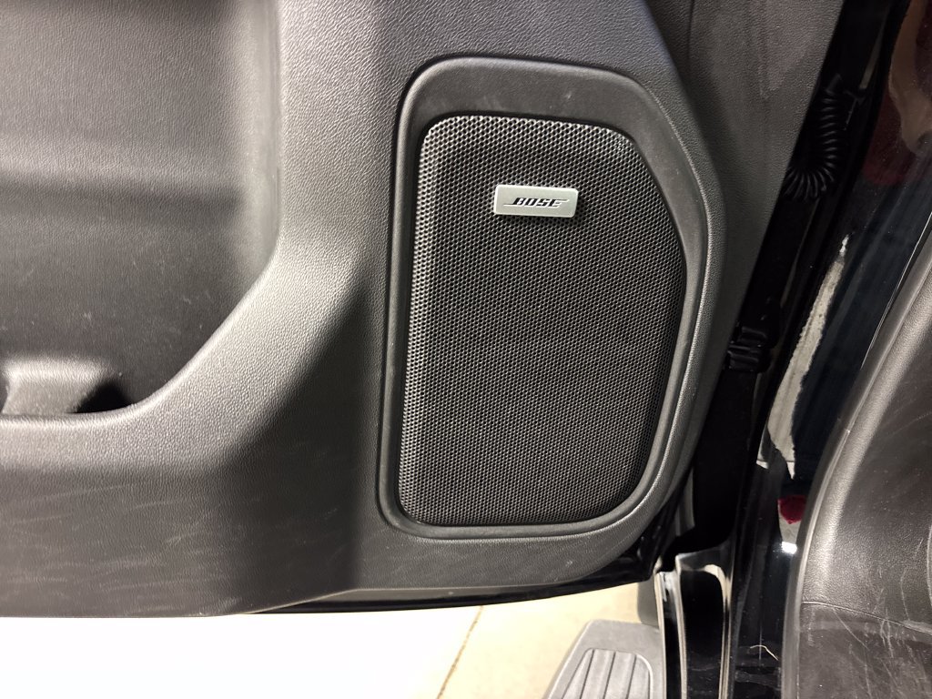 Used 2021 Chevrolet Silverado 1500 High Country w/ Technology Package AWD/4WD image 23