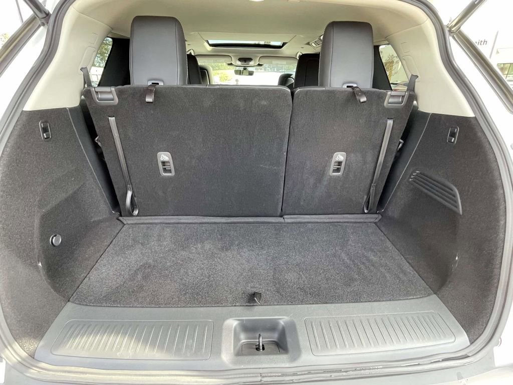 Used 2025 INFINITI QX60 Luxe image 9