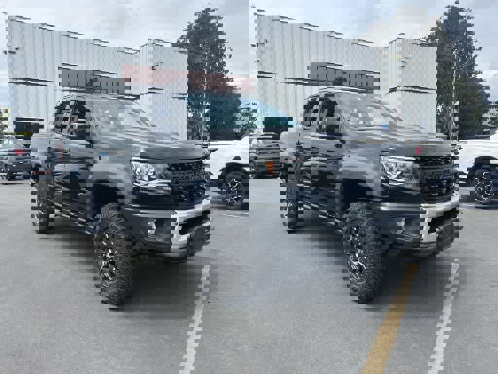 Used 2022 Chevrolet Colorado ZR2 w/ Colorado ZR2 Bison Edition AWD/4WD image 2