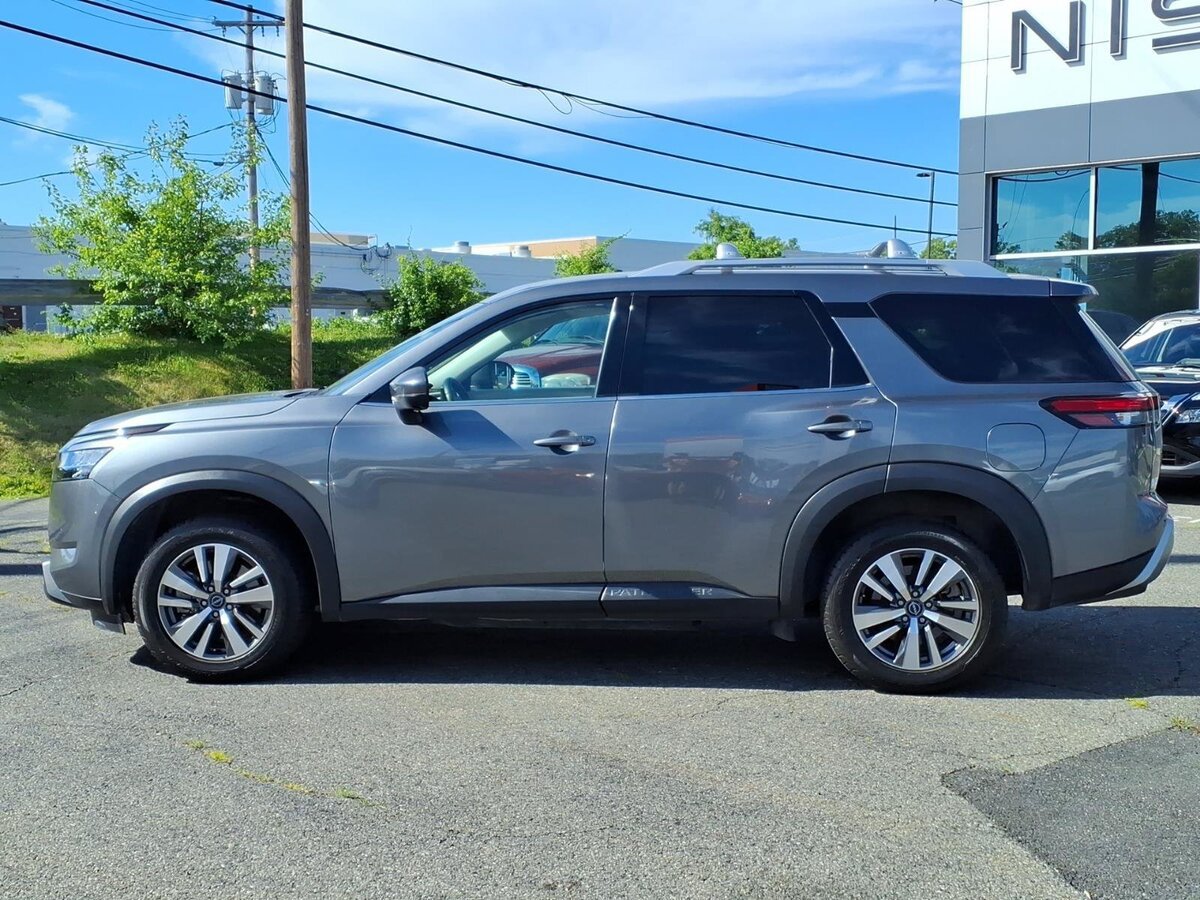 Used 2023 Nissan Pathfinder SL w/ Lighting Package (N92) AWD/4WD image 8