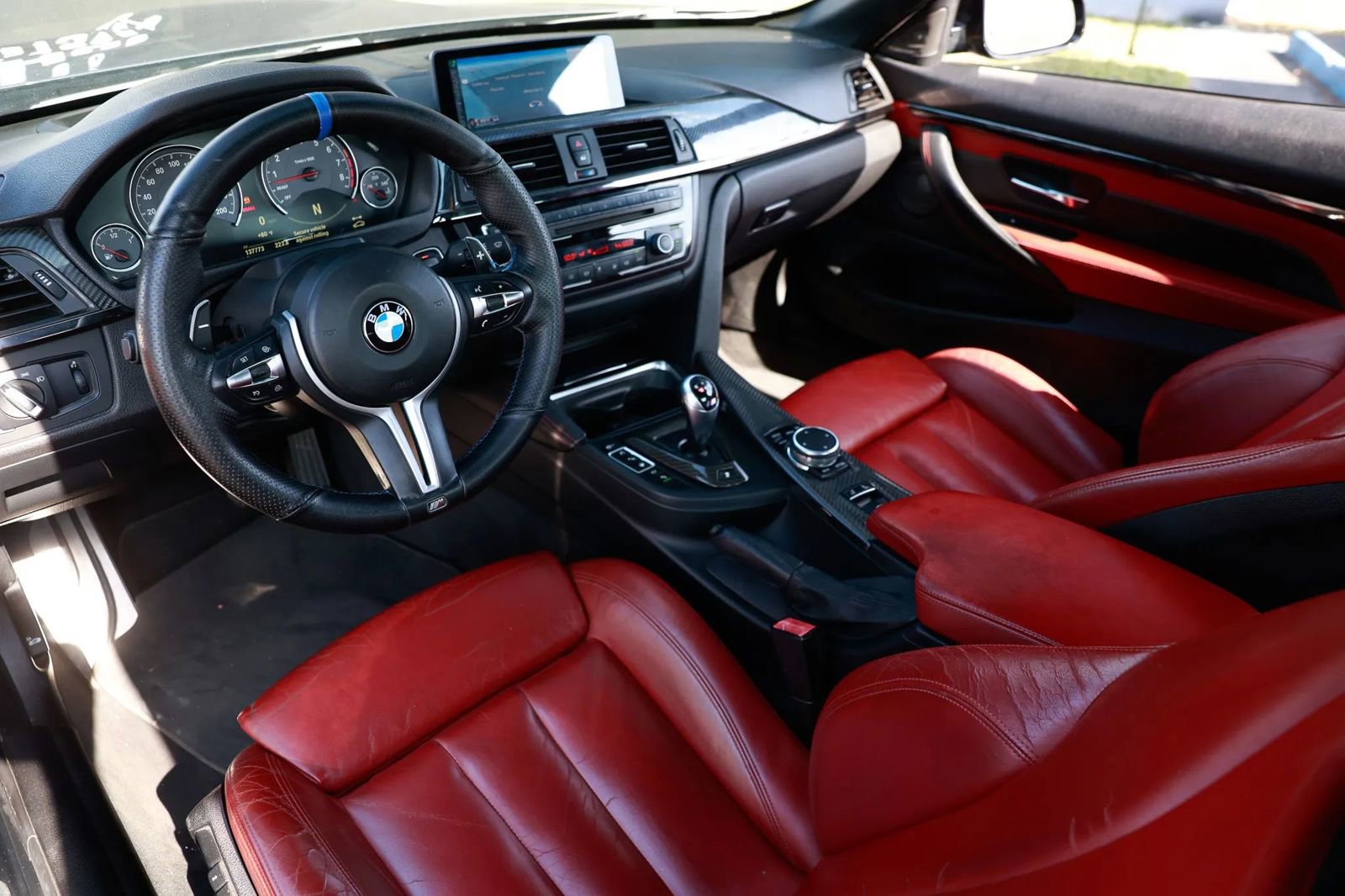 Used 2015 BMW M4 Convertible image 13