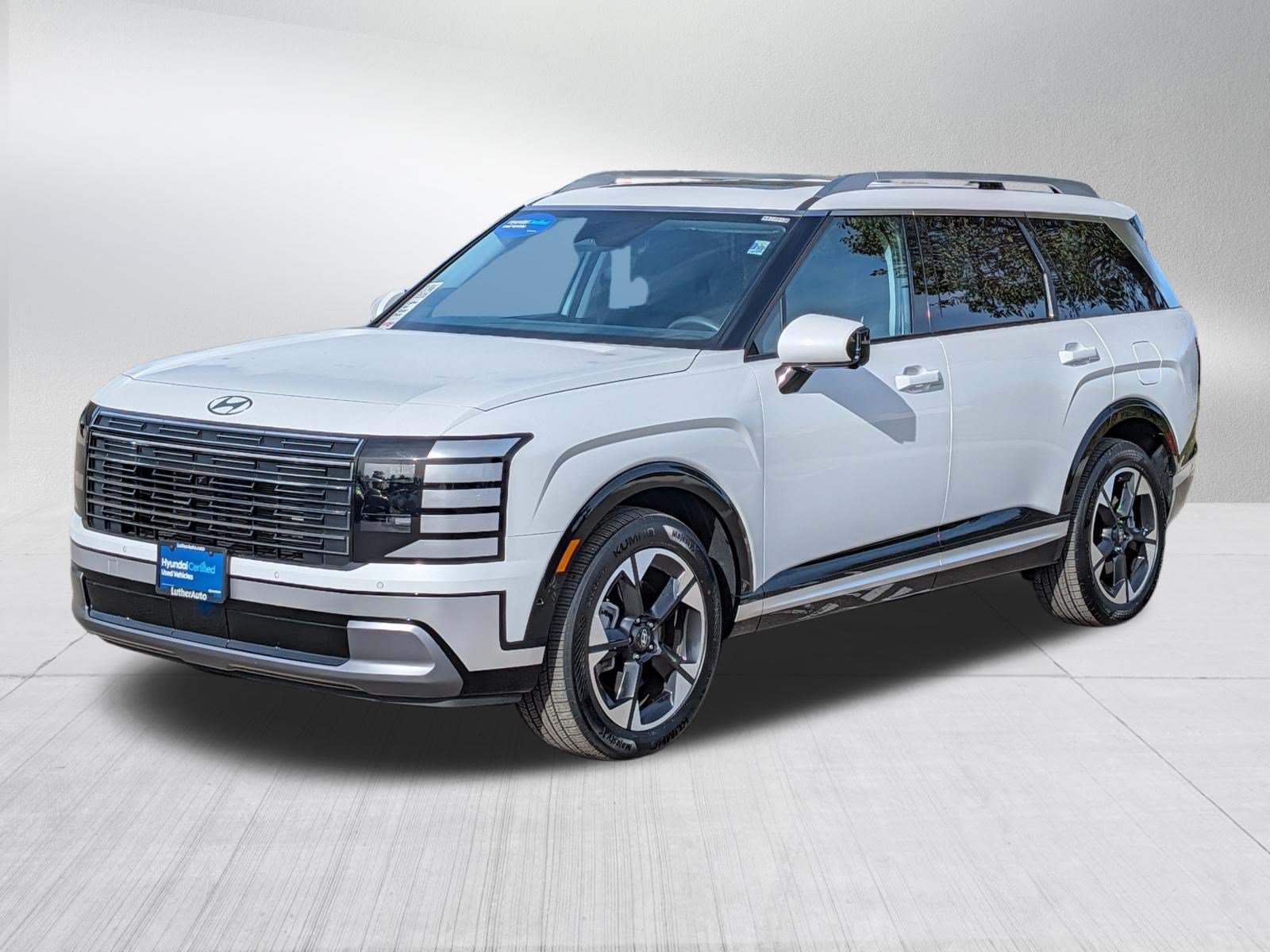Certified 2026 Hyundai Palisade Limited AWD/4WD image 3