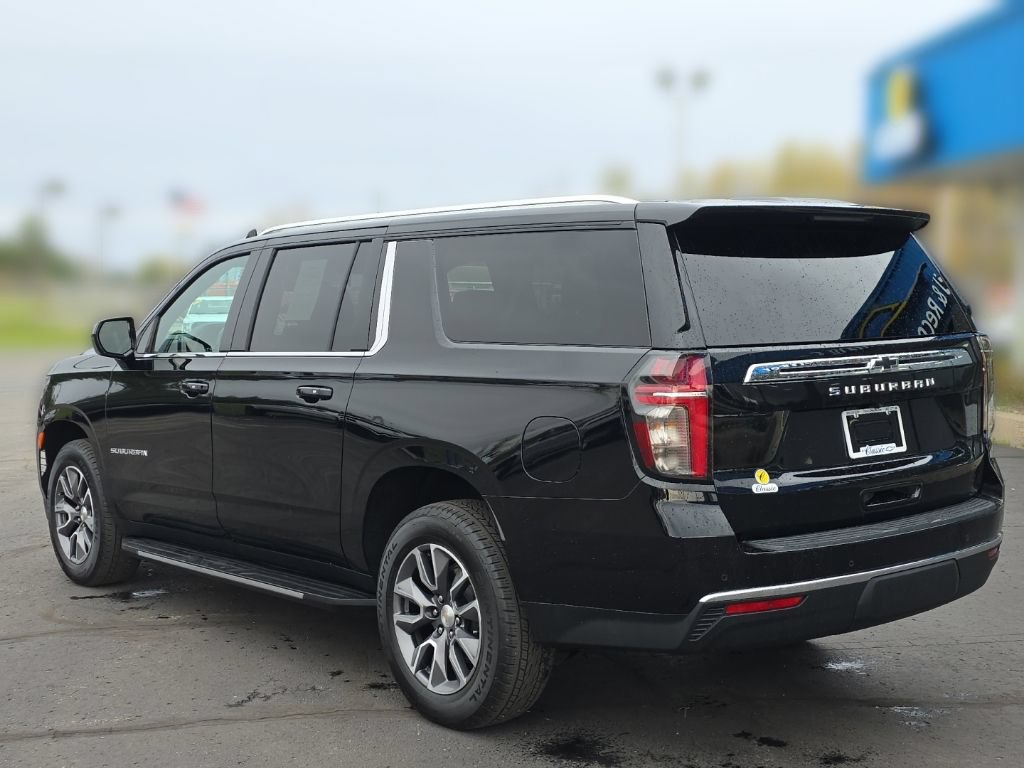 Used 2023 Chevrolet Suburban LS AWD/4WD image 3