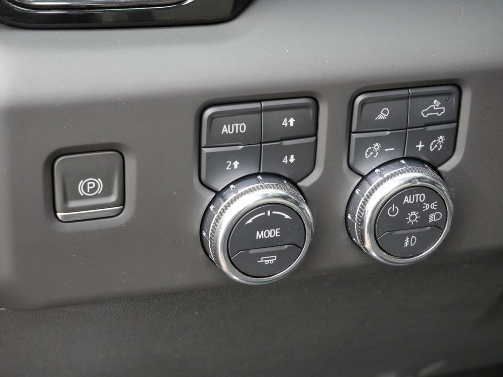 Used 2023 GMC Sierra 1500 AT4 w/ Technology Package image 19