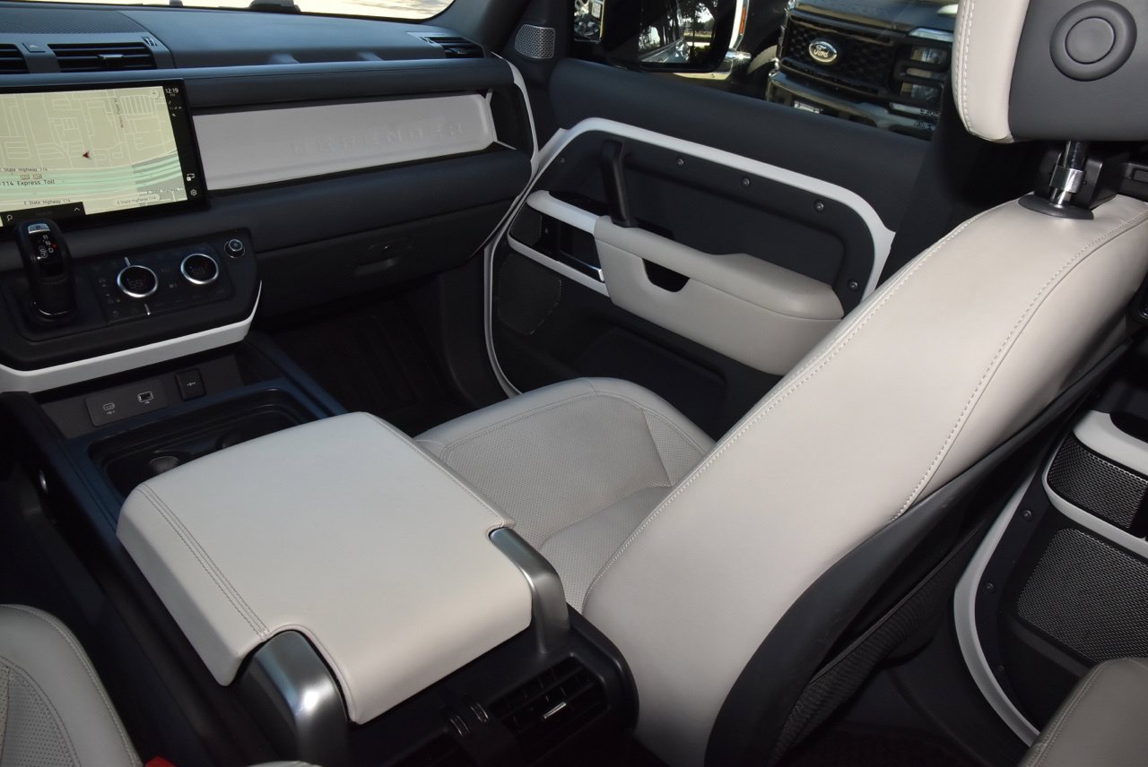 Used 2023 Land Rover Defender 130 First Edition AWD/4WD image 18