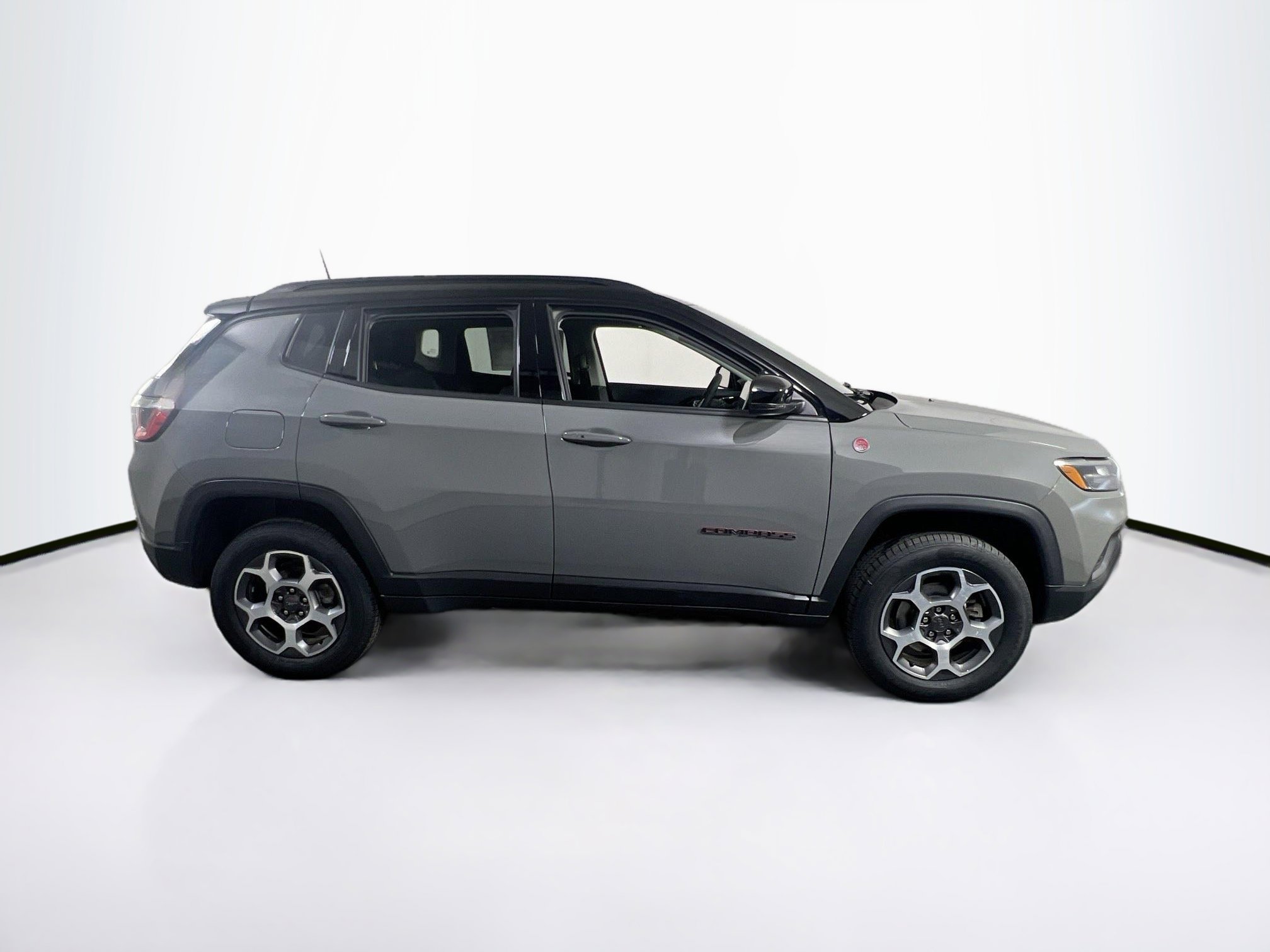 Used 2022 Jeep Compass Trailhawk AWD/4WD image 4