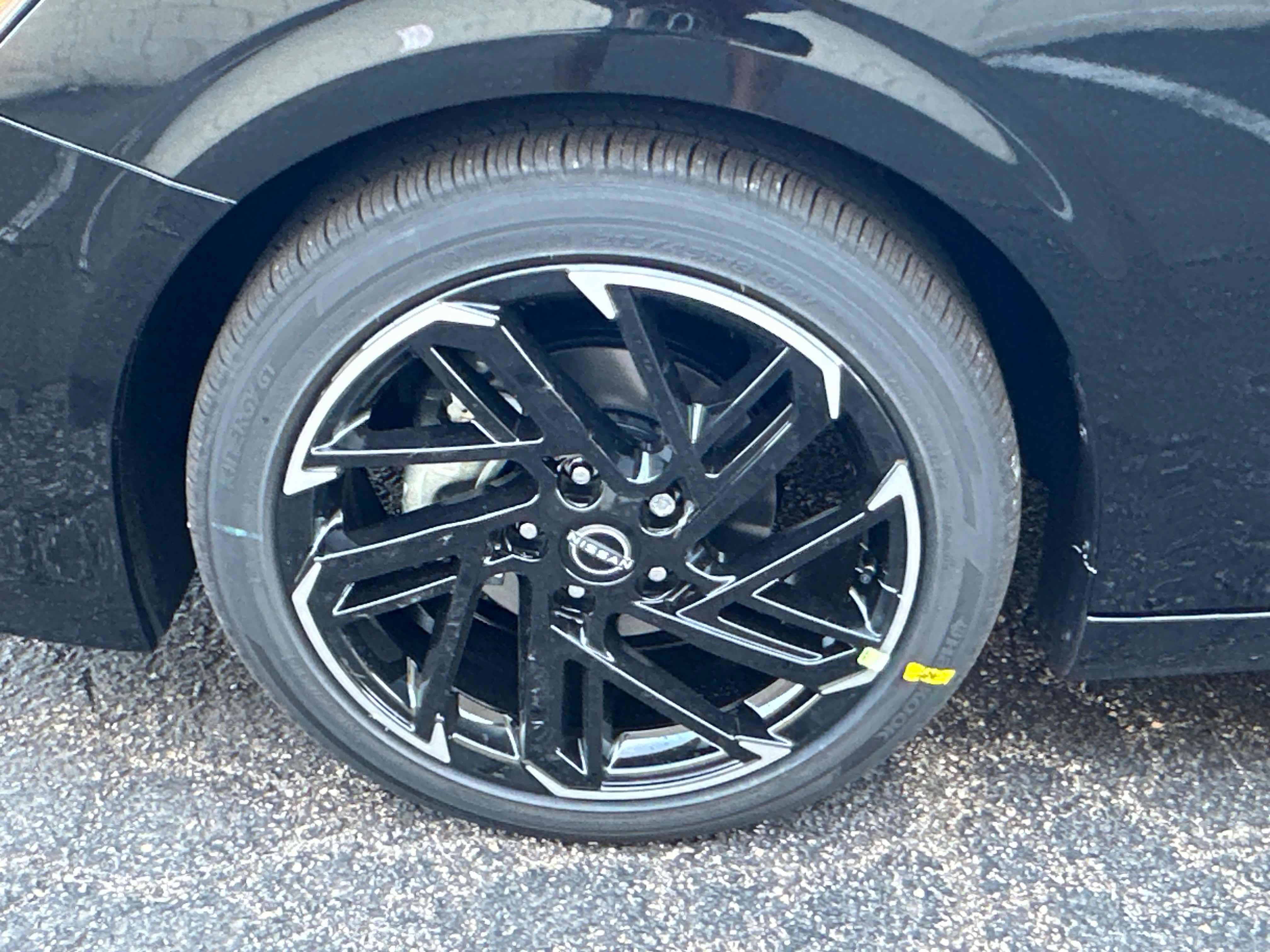 New 2026 Nissan Sentra SR w/ SR Premium Package FWD image 8