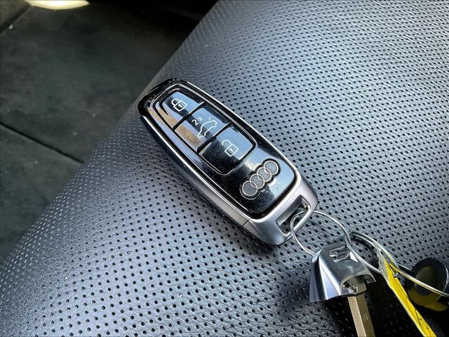 Used 2022 Audi Q8 Prestige w/ Prestige Package AWD/4WD image 36