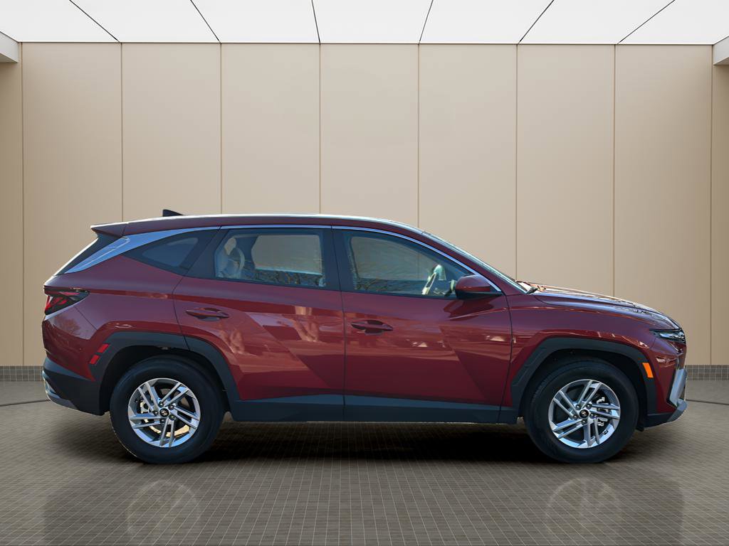 Certified 2025 Hyundai Tucson SE FWD image 6