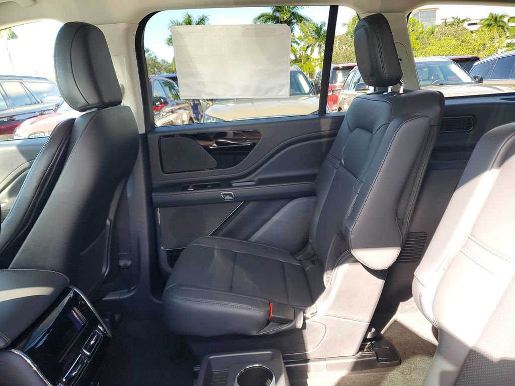 New 2025 Lincoln Aviator 2WD w/ Jet Appearance Package image 11