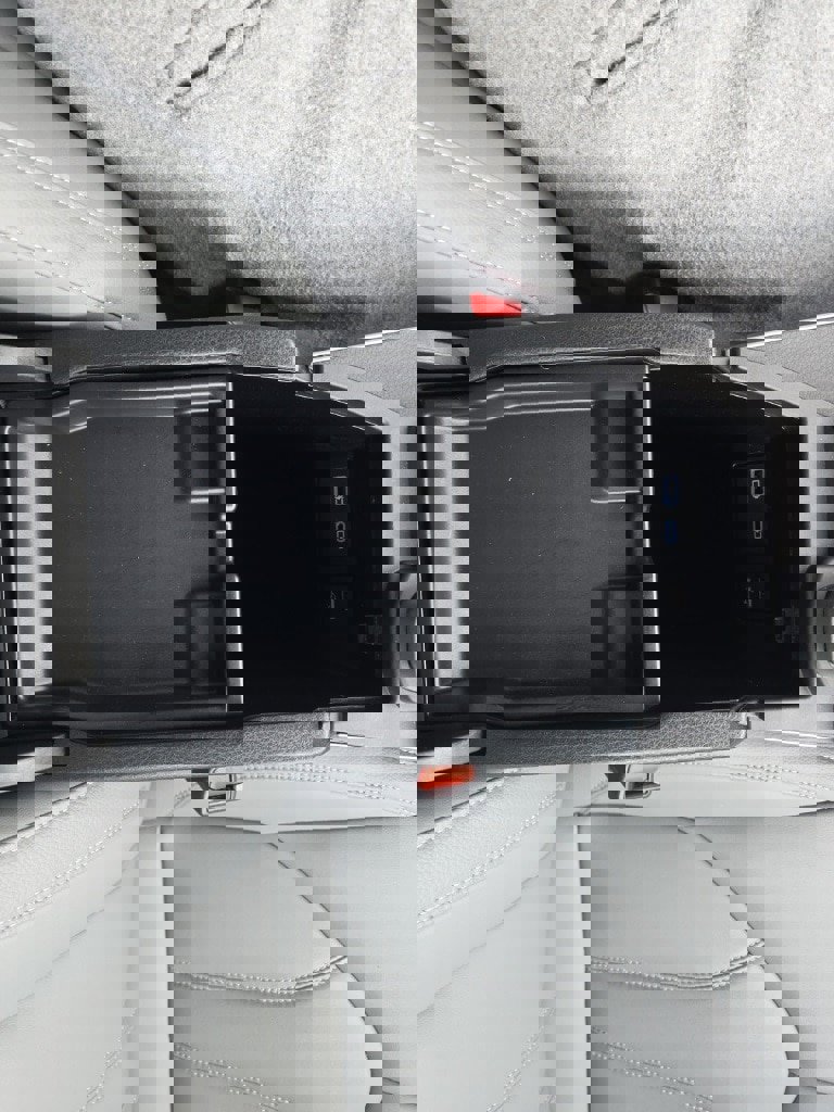 Certified 2021 Toyota Avalon XLE image 27