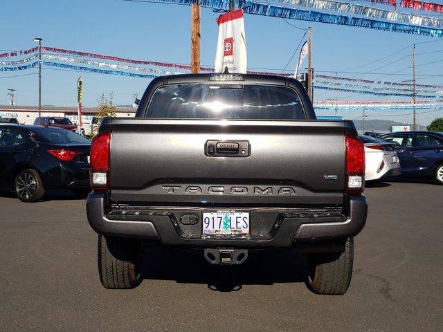Certified 2018 Toyota Tacoma TRD Sport AWD/4WD image 5