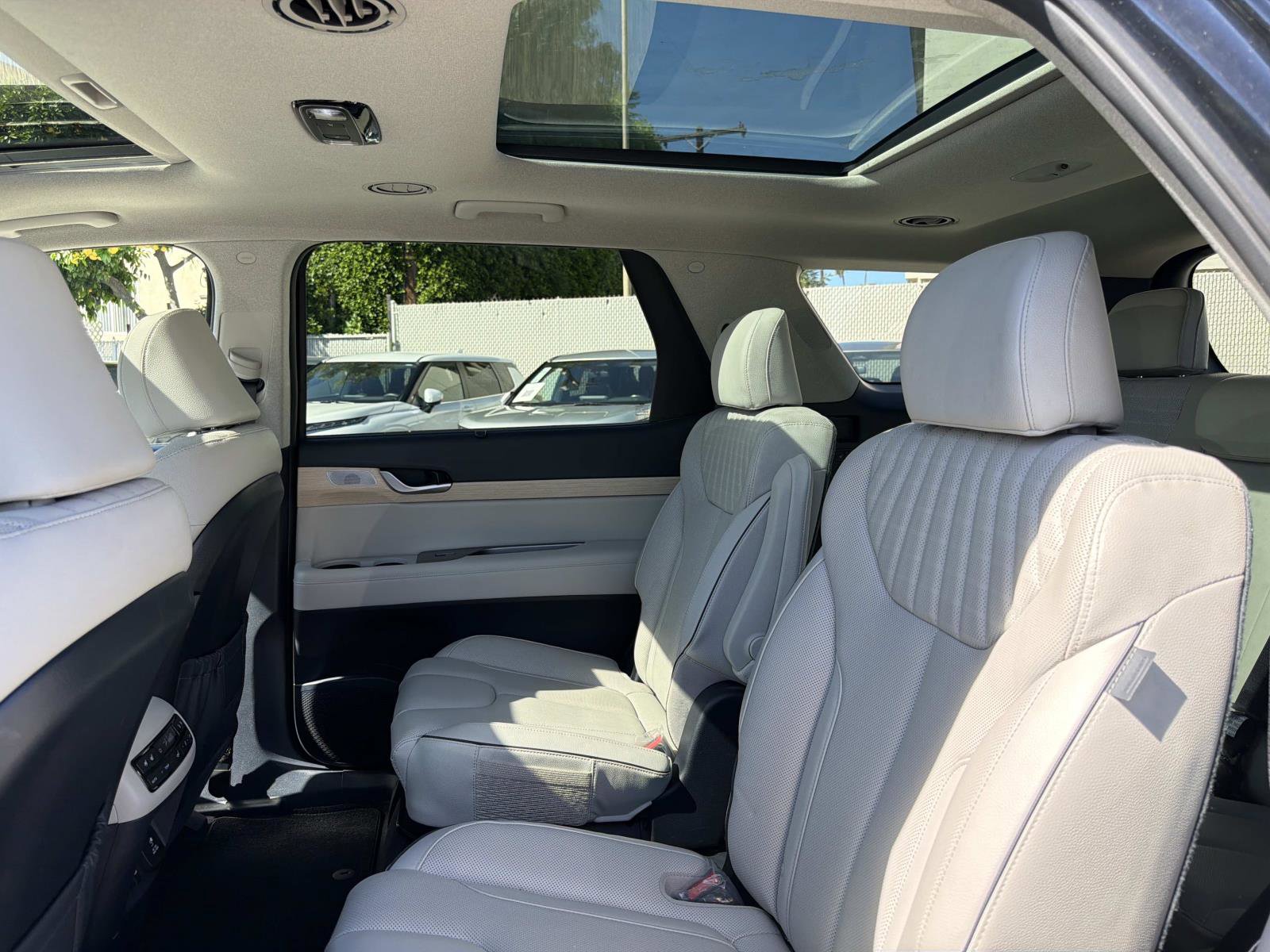 Used 2024 Hyundai Palisade Limited image 15