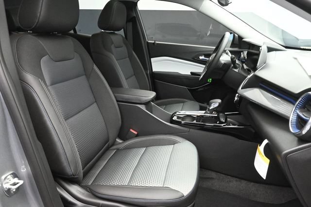 New 2026 Chevrolet Trax LT w/ Sunroof Package FWD image 27