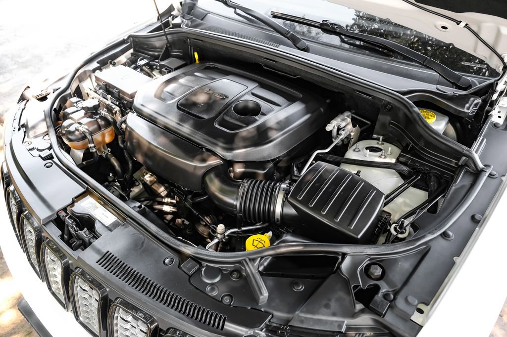 Used 2019 Jeep Grand Cherokee Altitude image 60