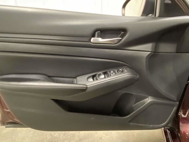 Used 2024 Nissan Altima 2.5 SV image 12