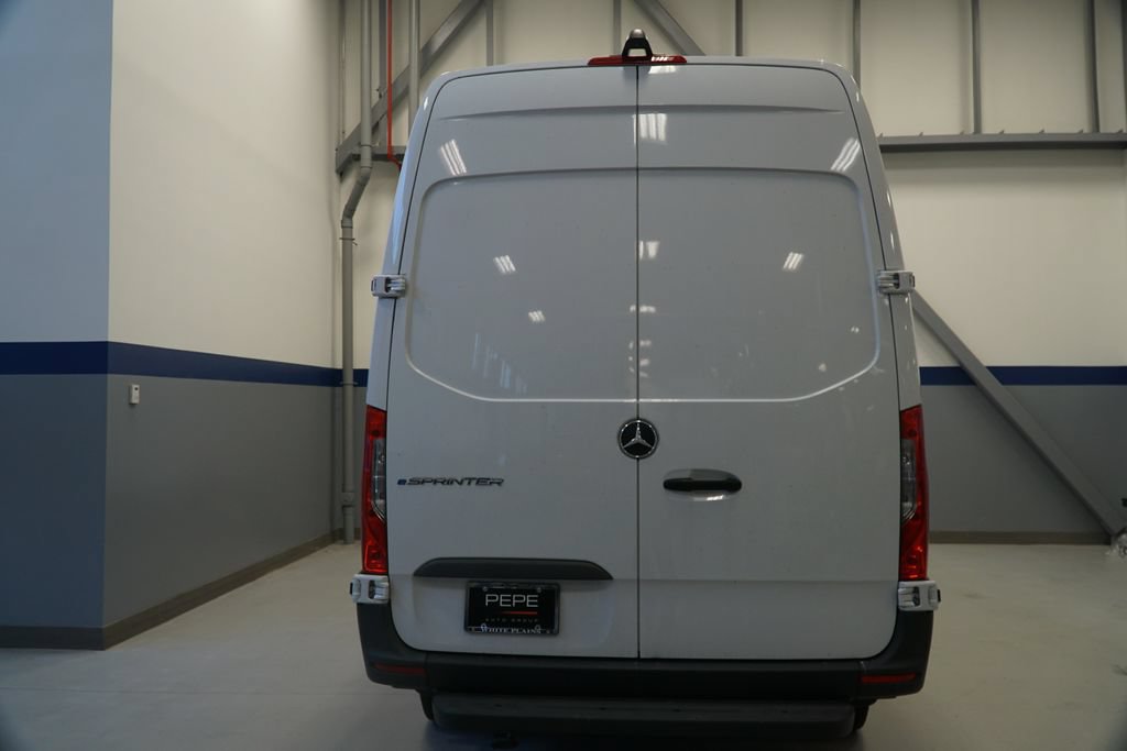 New 2025 Mercedes-Benz eSprinter 170 Cargo image 5