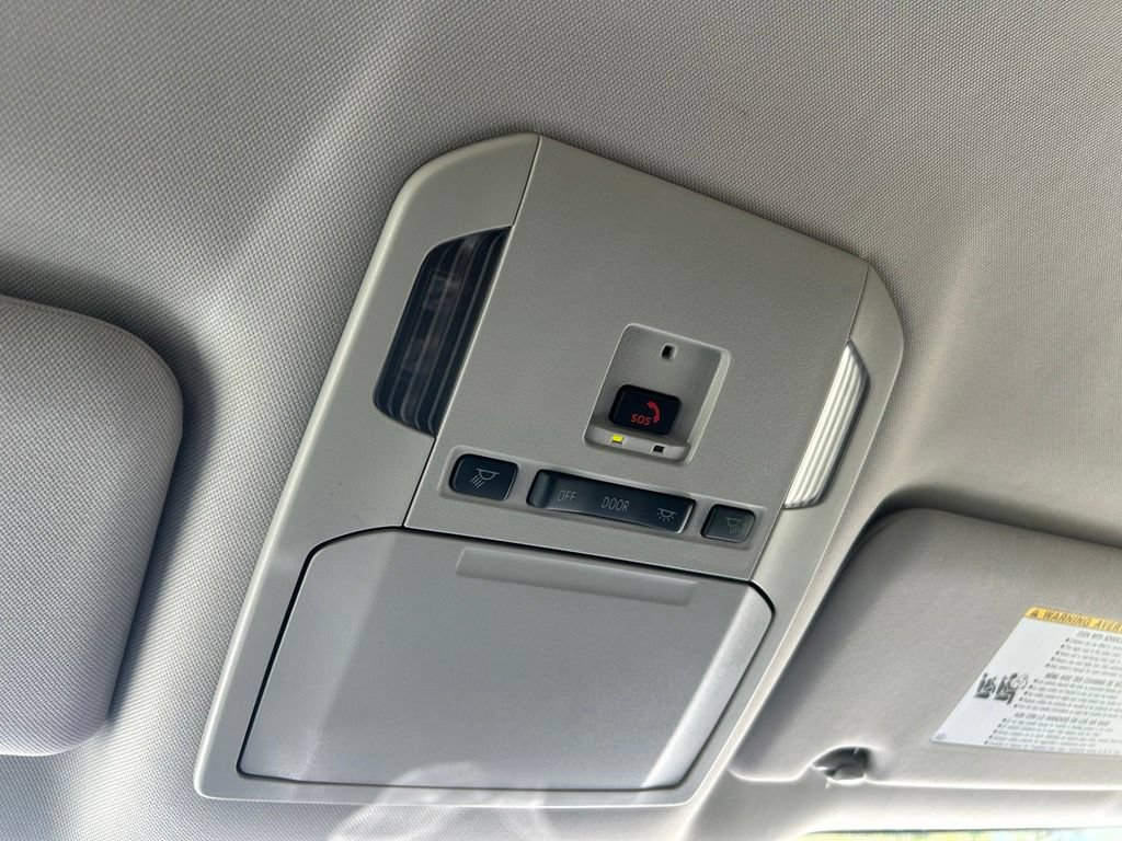 Used 2024 Toyota Highlander LE FWD image 52