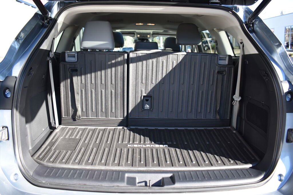 Used 2023 Toyota Highlander Limited image 21