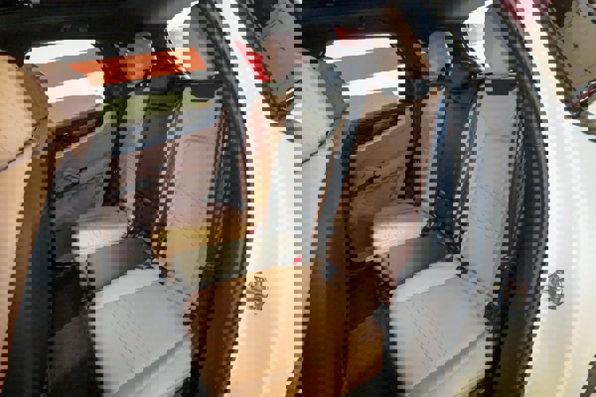 Used 2024 Porsche Cayenne AWD/4WD image 15