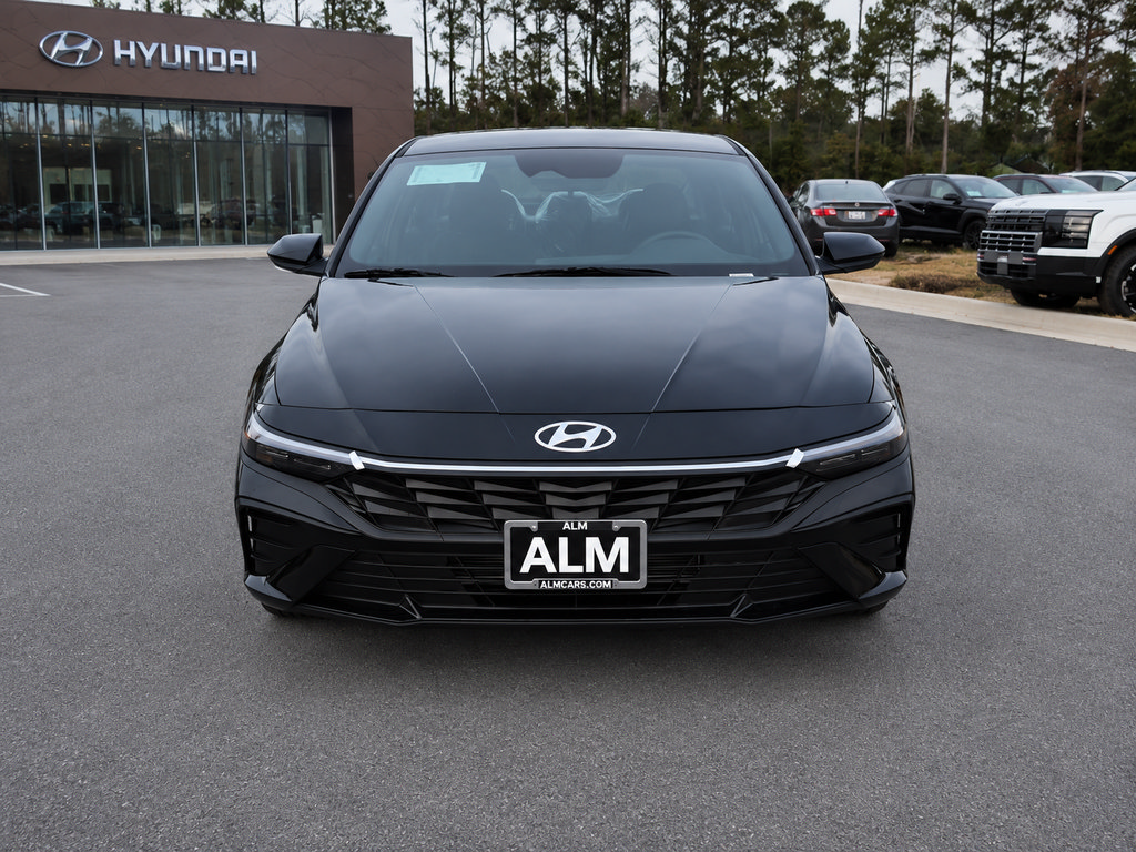 New 2026 Hyundai Elantra SEL Sport FWD image 2