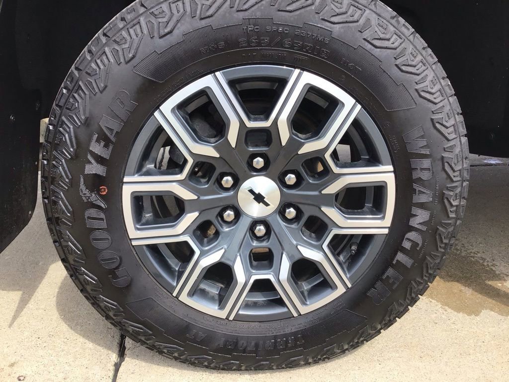 Used 2024 Chevrolet Colorado Z71 w/ Z71 Convenience Package 2 image 32