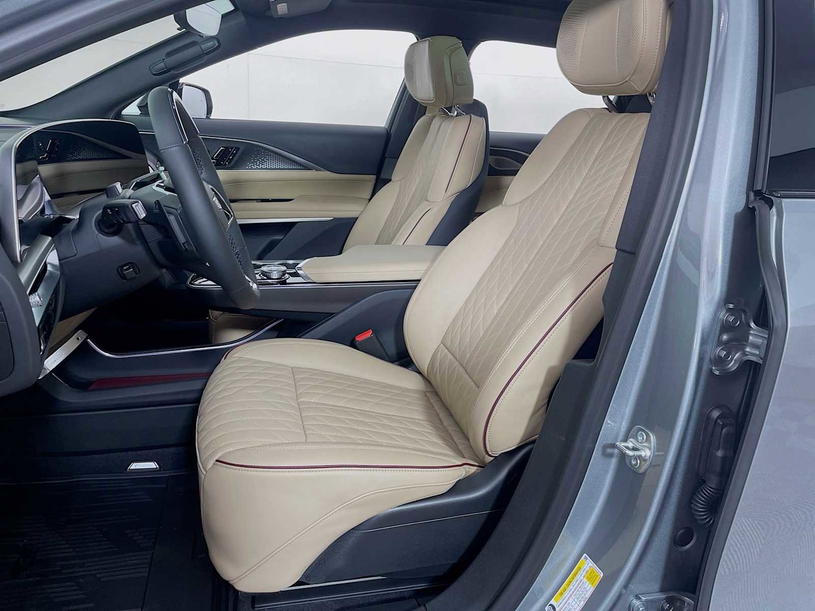 New 2025 Cadillac Lyriq Sport image 4