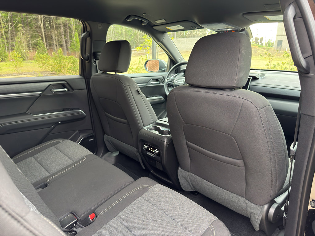 Used 2025 GMC Acadia Elevation image 16