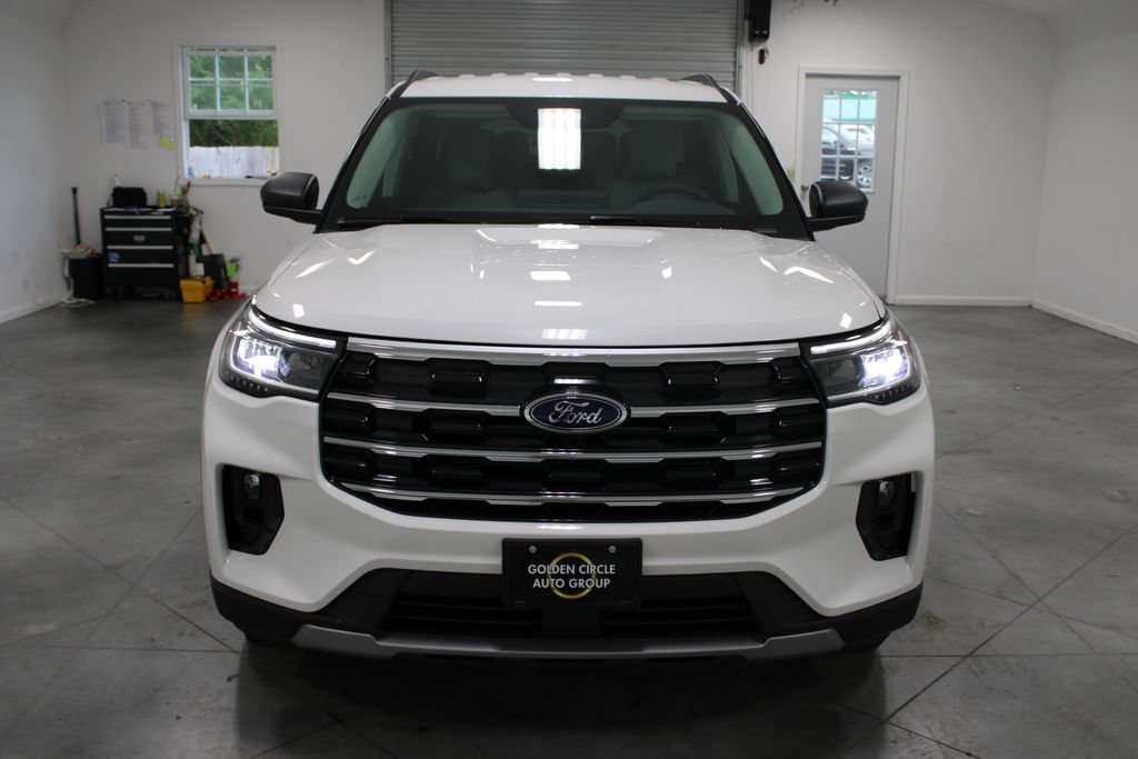 New 2026 Ford Explorer Active RWD image 2
