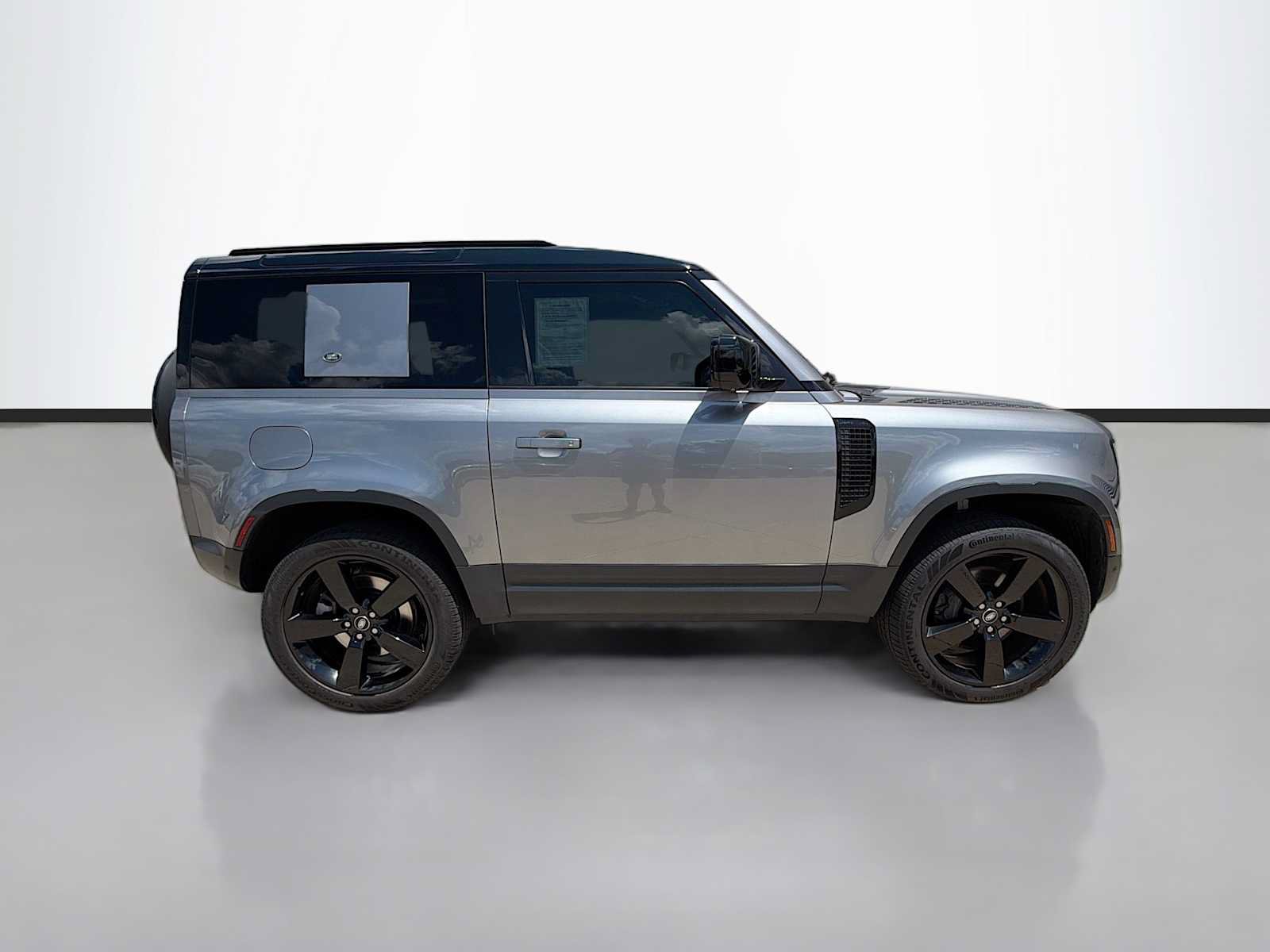 Certified 2023 Land Rover Defender 90 S AWD/4WD image 7