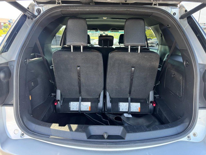 Used 2016 Ford Explorer XLT w/ Equipment Group 202A AWD/4WD image 6